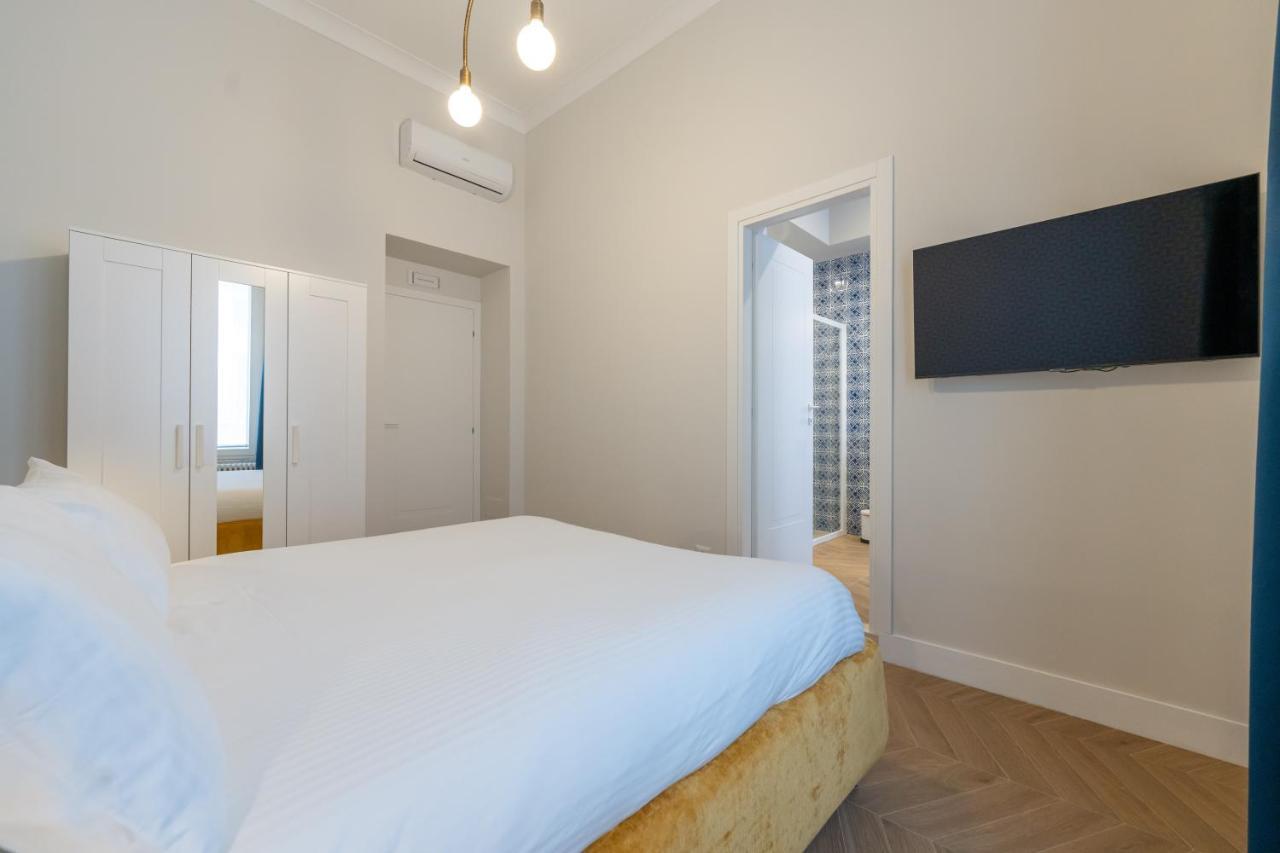 Palazzo Massa Apartments เนเปิลส์ ภายนอก รูปภาพ